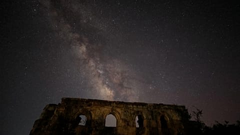 Nachthimmel über dem syrischen Idlib