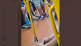 Mann mit Affenpocken in der Metro in Madrid