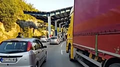 Bloqueios nas estradas e tiros disparados em Pristina