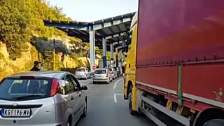 Bloqueios nas estradas e tiros disparados em Pristina