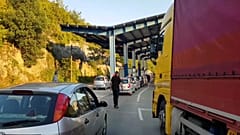 Proteste von Serben an der Grenze zwischen Kosovo und Serbien