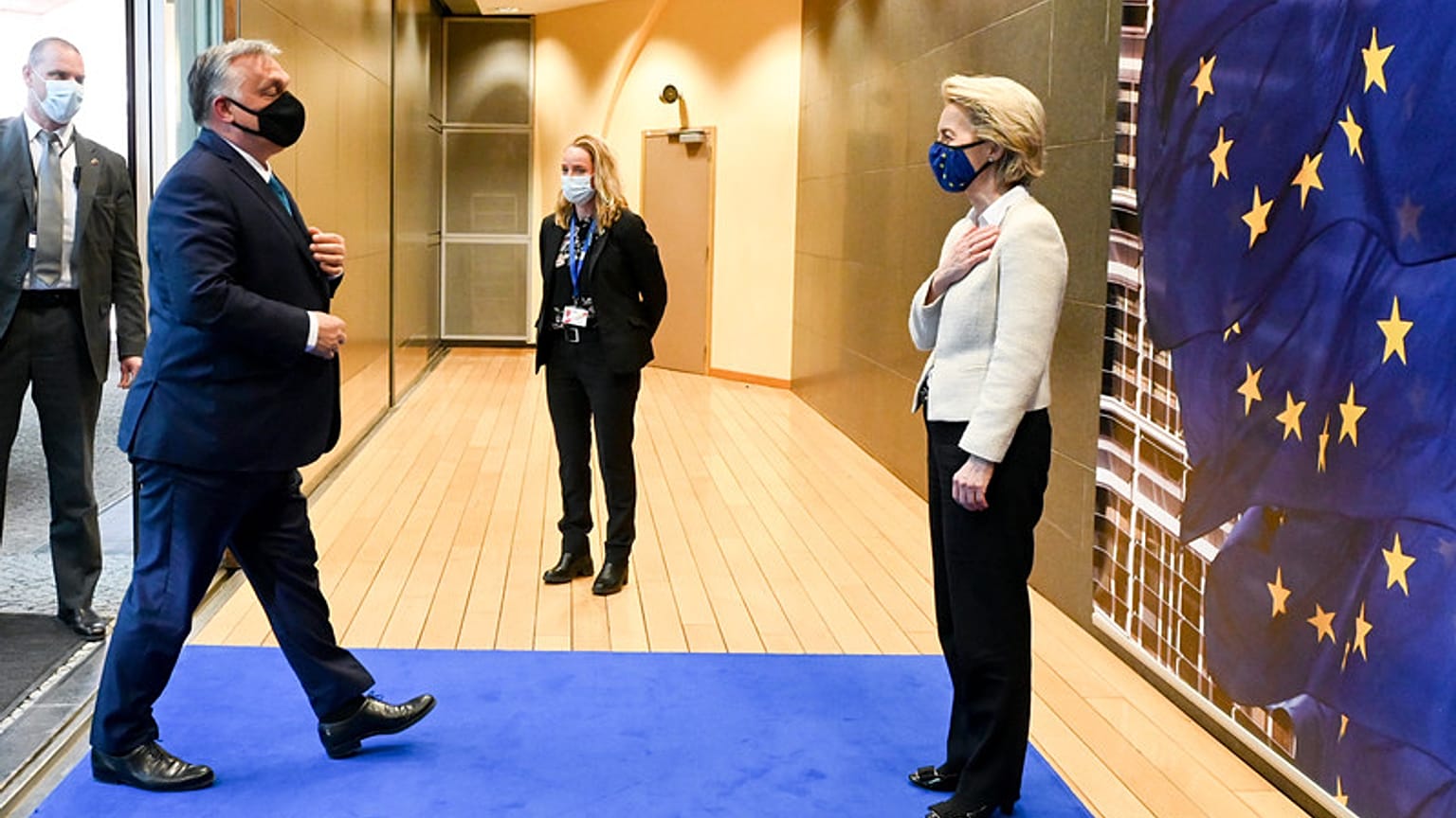 Victor Orban ve Ursula von der Leyen