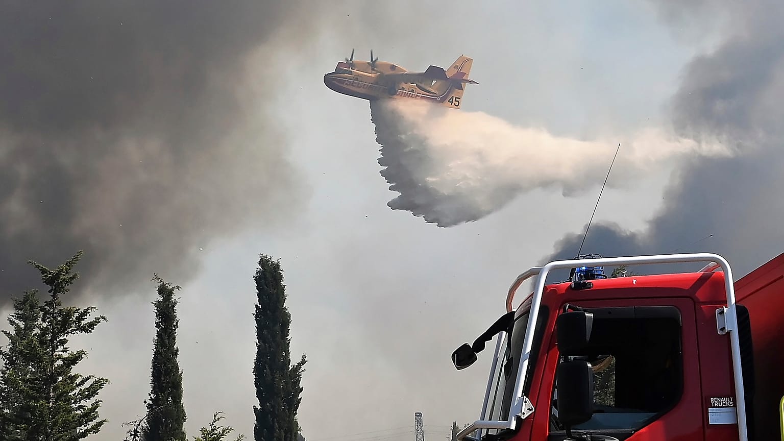 Εναέριο μέσο ρίψης νερού (φωτογραφία αρχείου)