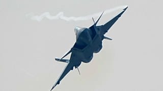 طائرة حربية صينية من طراز جي-20