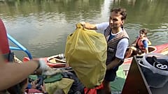 Les bateaux utilisés par les participants doivent être construits autant que possible en matériaux recyclés et limiter leur utilisation d'énergies fossiles
