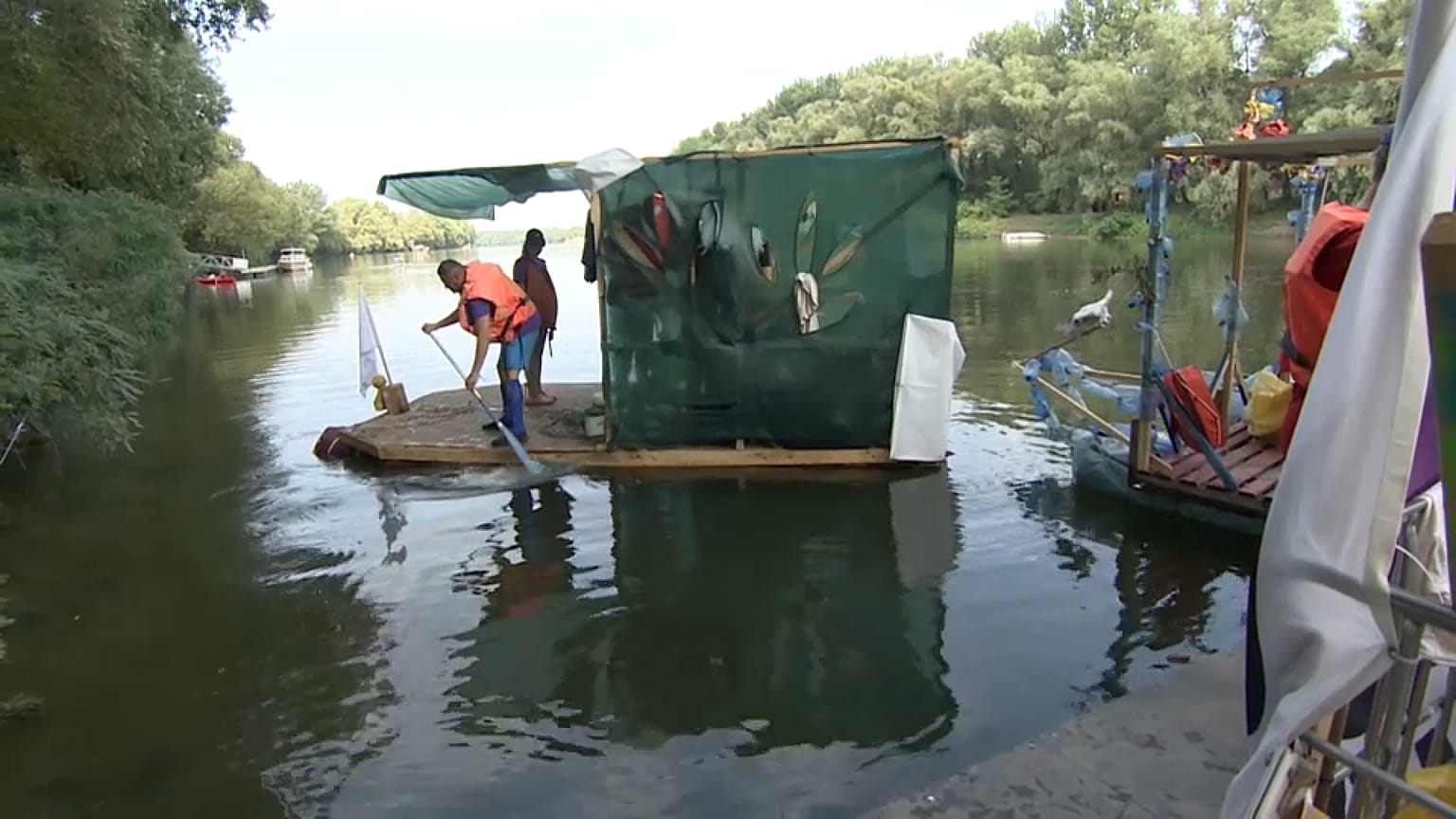 Volunteers clean River Tisza in Hungary