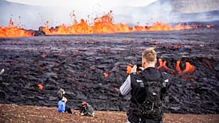 A lava começou a correr esta terça-feira