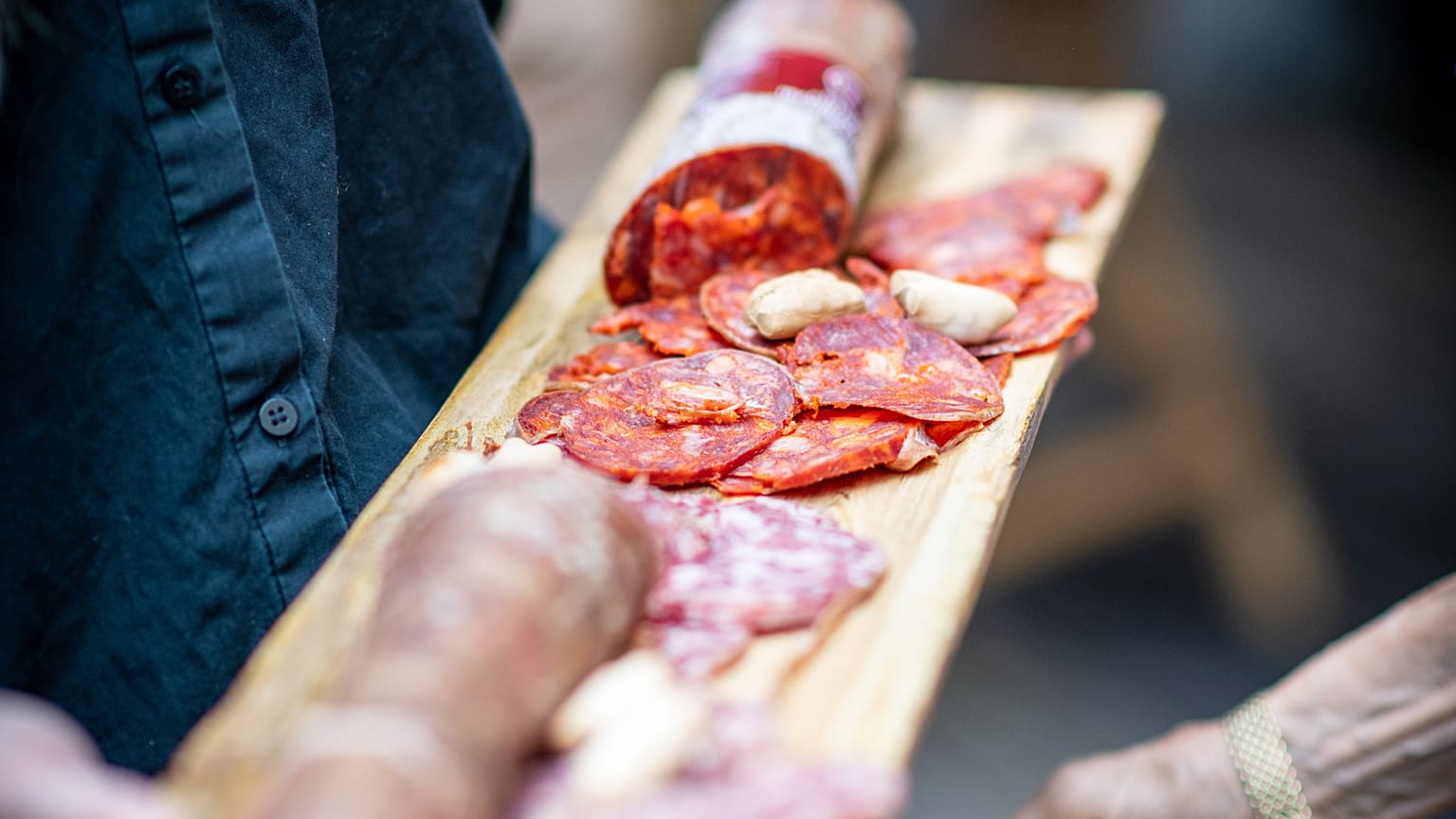 Kann man eine Scheibe Chorizo-Wurst mit einem Planeten verwechseln? Wie viel Sarkasmus dürfen sich Forscher in erlauben?