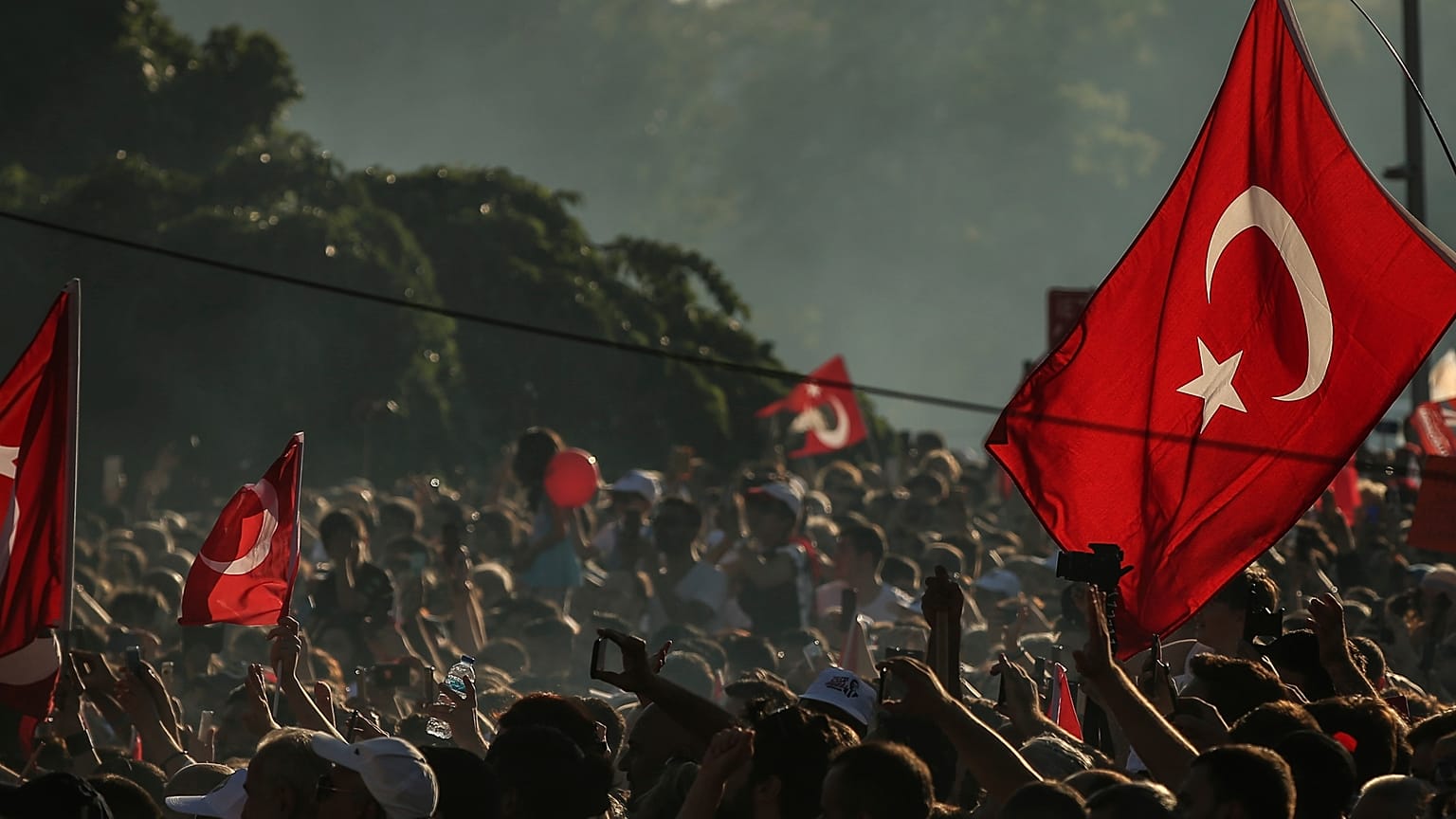 Türkiye'de normal şartlarda seçimlerin Haziran 2023'te yapılması planlanıyor.