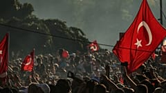 Türkiye'de normal şartlarda seçimlerin Haziran 2023'te yapılması planlanıyor.