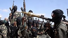 Az al-Kaidához kötődő szomáliai Al-Shabab terrorszervezet tagjai Mogadisunál