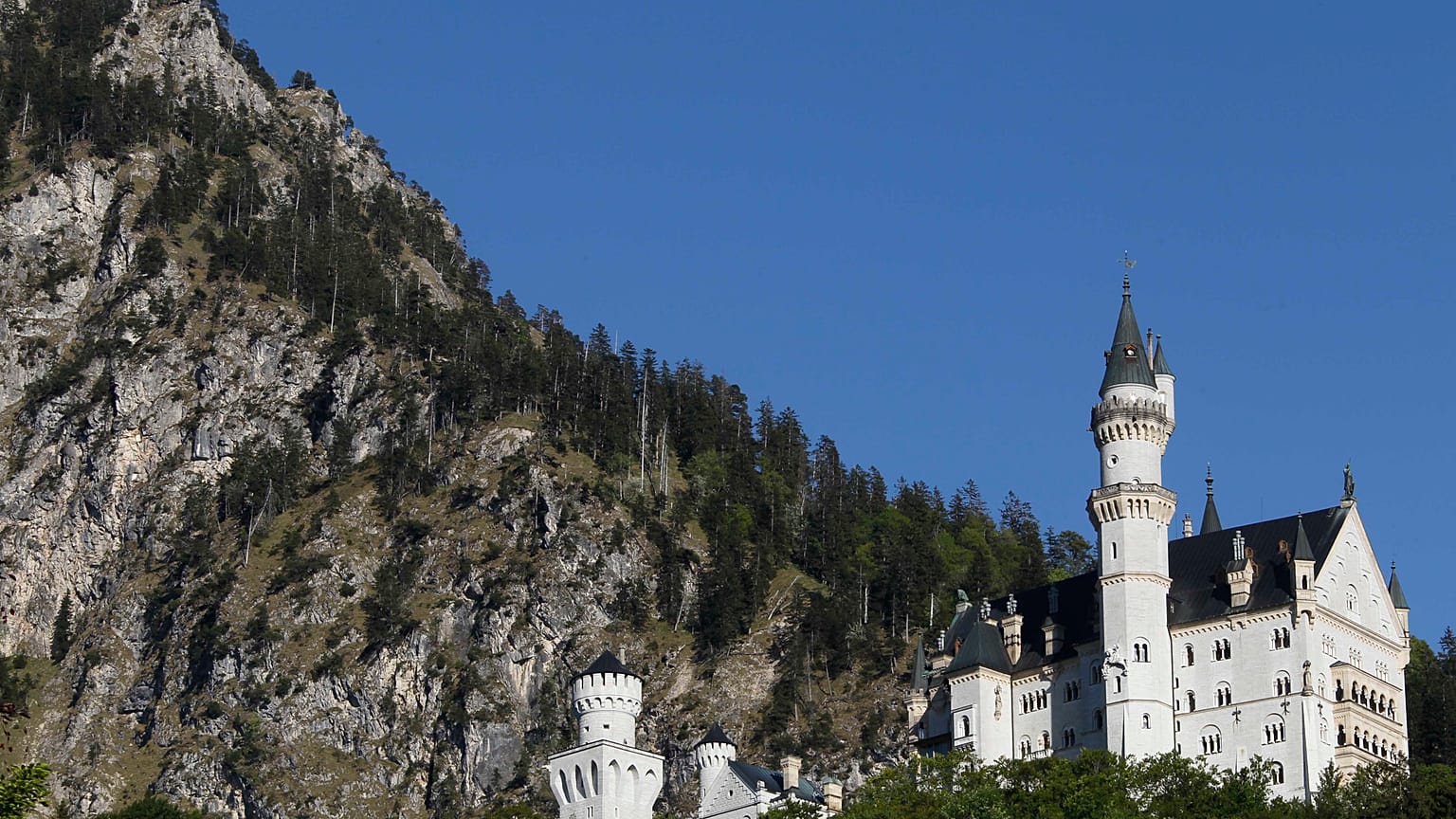 Das Schloss Neuschwanstein (Aufnahme vom 9. Mai 2011)