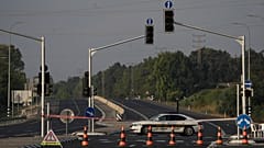 Izraeli rendőrautó a Gáza felé vezető autóúton