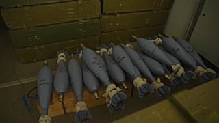 Waffen im ukrainischen Kriegsgebiet