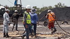 Einsatzkräfte an dem Bergwerk in der Nähe von Sabinas, Coahuila, Nordmexiko, 06.08.2022