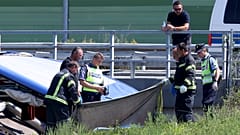 Kroatische Polizeikräfte und Retter am Unfallort