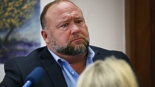 Alex Jones, locutor y conocido propagador de teorías conspirativas en Estados Unidos.