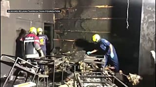 خلف الحادث نحو أربعين جريحاً بينهم أكثر من عشرة أصيبوا بحروق بليغة.