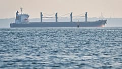 Πλοίο με σιτηρά αναχωρεί από το λιμάνι της Οδησσού