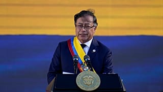 Gustavo Petro vasárnapi beiktatásán mond beszédet