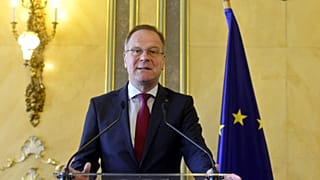 Navracsics Tibor egy budapesti sajtóértekezleten