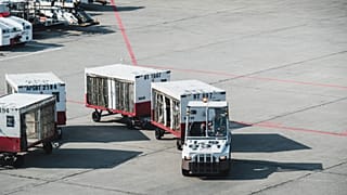 Qantas Airways senior executives will volunteer as ground staff over the next three months to combat labour shortages.