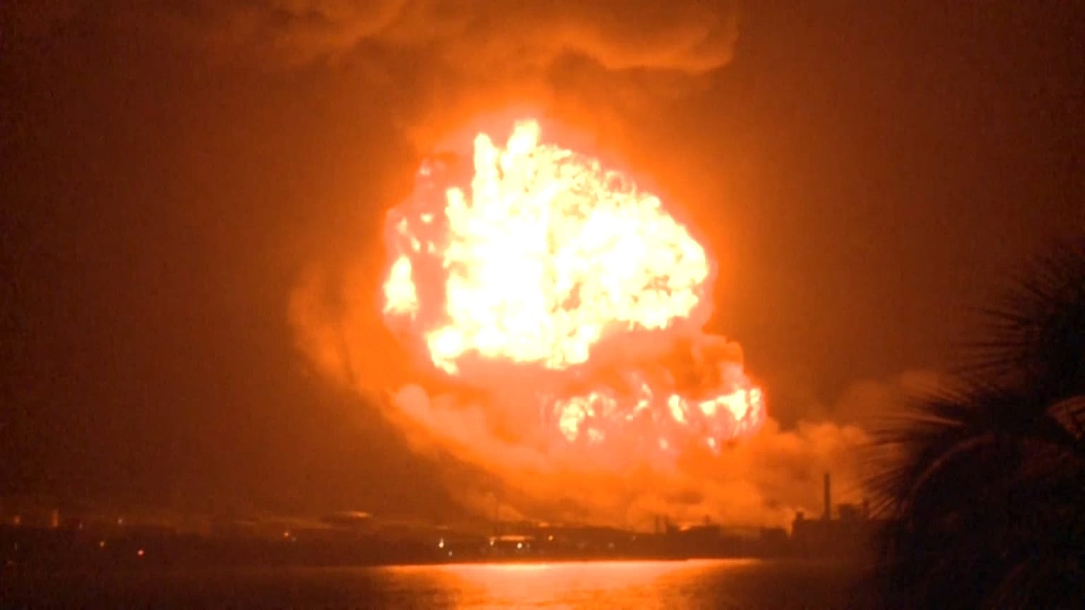Incendio en el depósito de combustible de Matanzas, Cuba