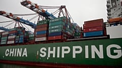 Chinesisches Frachtschiff im Hamburger Hafen (Aufnahme vom 29. Oktober 2014)
