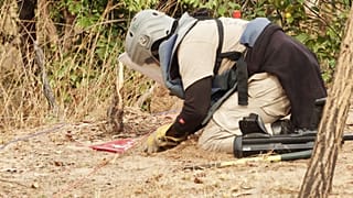 Pesadelo das minas terrestres cada vez mais longe