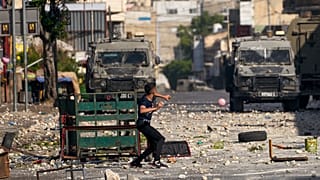 A rajtaütés során az izraeli erők civil ellenállásba is ütköztek