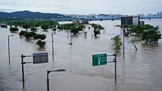 Der überflutete Han-Fluss in Seoul am Mittwoch.