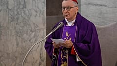 Il Cardinale Pietro Parolin, Segretario di Stato vaticano, pronuncia il suo discorso mentre celebra la Messa del Mercoledì delle Ceneri, 2 marzo 2022 