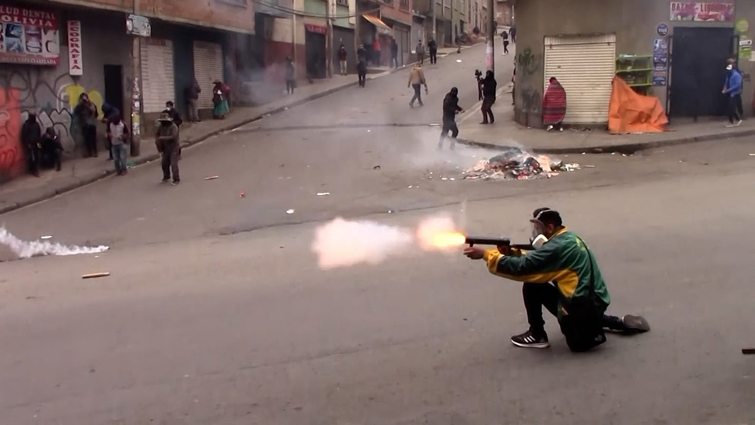 Des manifestant, lundi à La Paz, en Bolivie.