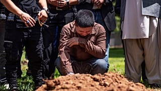 41 yaşındaki Aftab Hussein, 26 Temmuz'da apartmanının park yerinde vurularak öldürülmüştü.