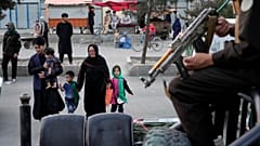 استحوذت طالبان على السلطة في أفغانستان في 15 آب/أغسطس 2021، بعد الانسحاب المتسرّع للقوات الأجنبية بقيادة الولايات المتحدة.