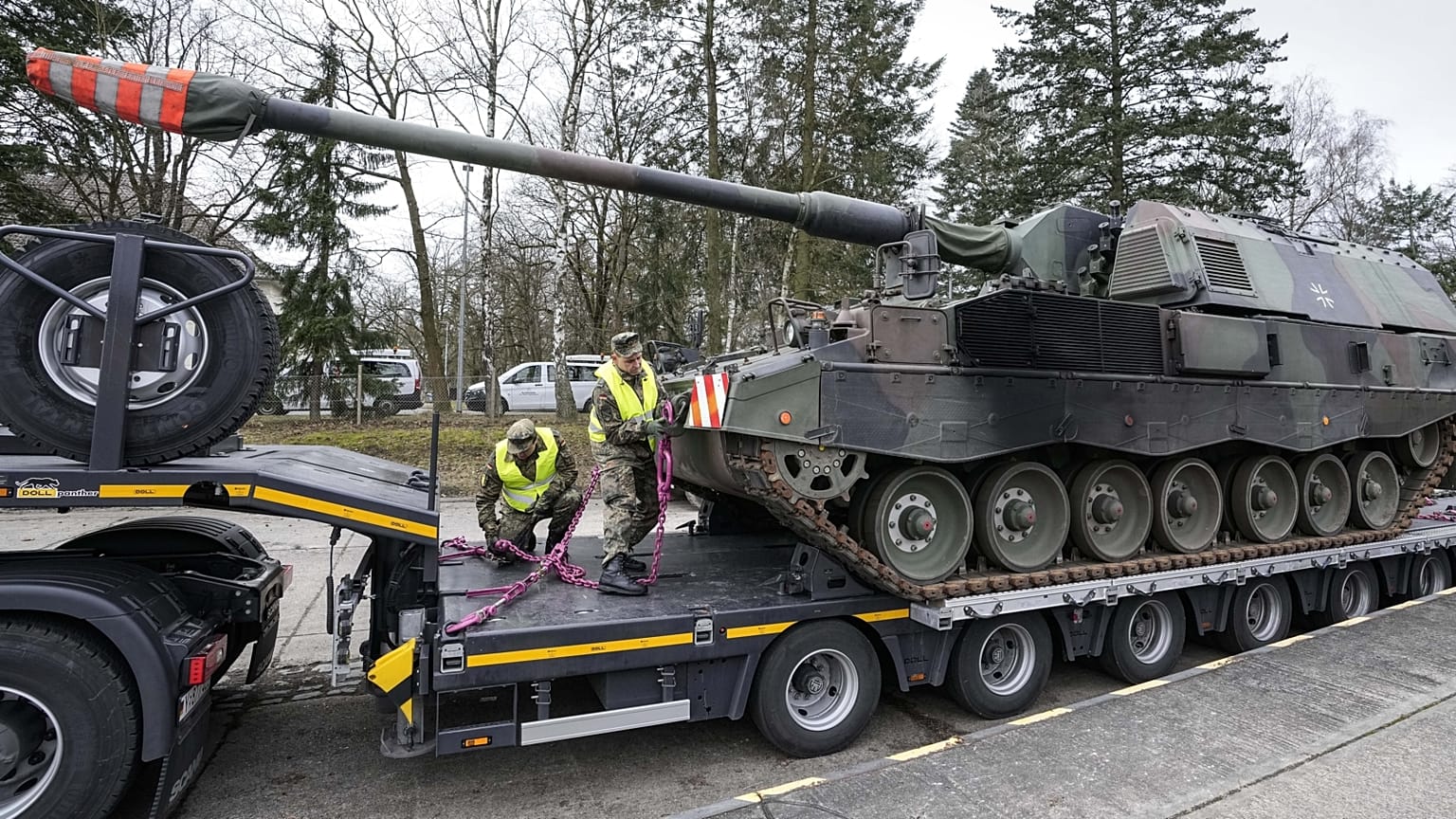 Litvániába is szállít Németország Panzerhaubitze 2000-es önjáró lövegeket