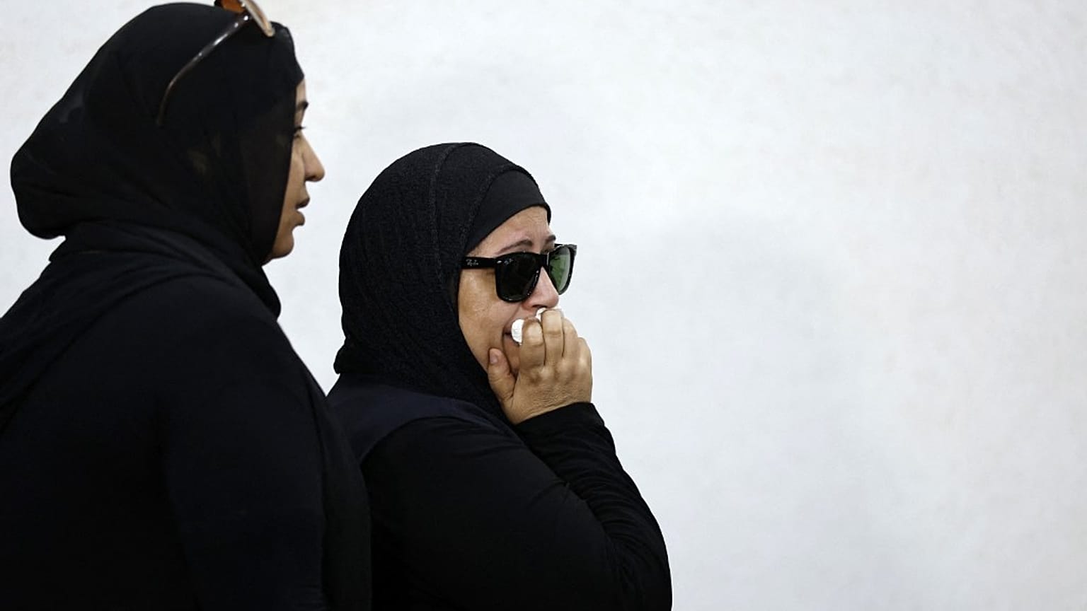 Die Familie der ermordeten Naira (auch Nayera) Ashraf beim Prozess im Juni 2022