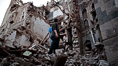 Die Einwohner der jemenitischen Hauptstadt Sanaa sind bestürzt über die Schäden in der historischen Altstadt.