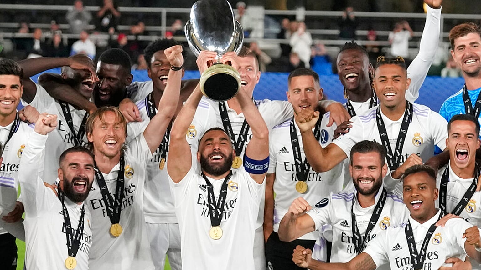 Real Madrid 5. kez Süper Kupa'yı müzesine götürdü