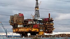 Eine alte Ölplattform in Hartlepool, England, 11.11.2019
