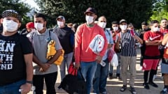 El Gobierno de Texas también ha enviado autobuses con indocumentados a Washington. 