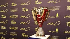 تصویر جام قهرمانی لیگ برتر که در پایان فصل به تیم قهرمان اعطا خواهد شد