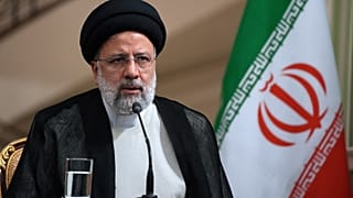 الرئيس الإيراني إبراهيم رئيسي في قصر سعد آباد في طهران، إيران.