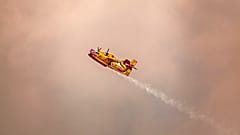 Löschflugzeug im Einsatz