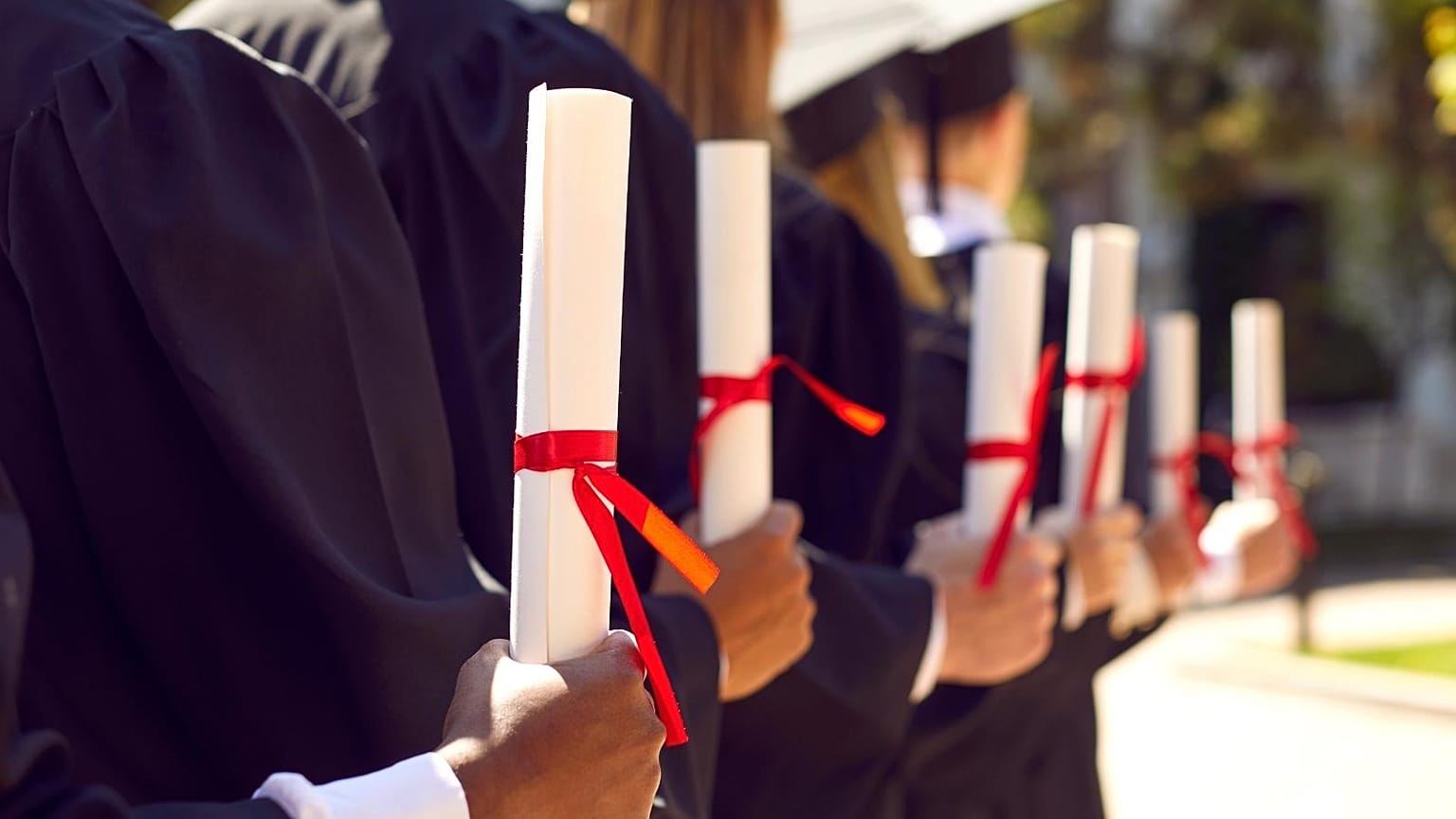 Certain degrees lead to certain jobs which, on average, offer higher salaries than others – but what are they?