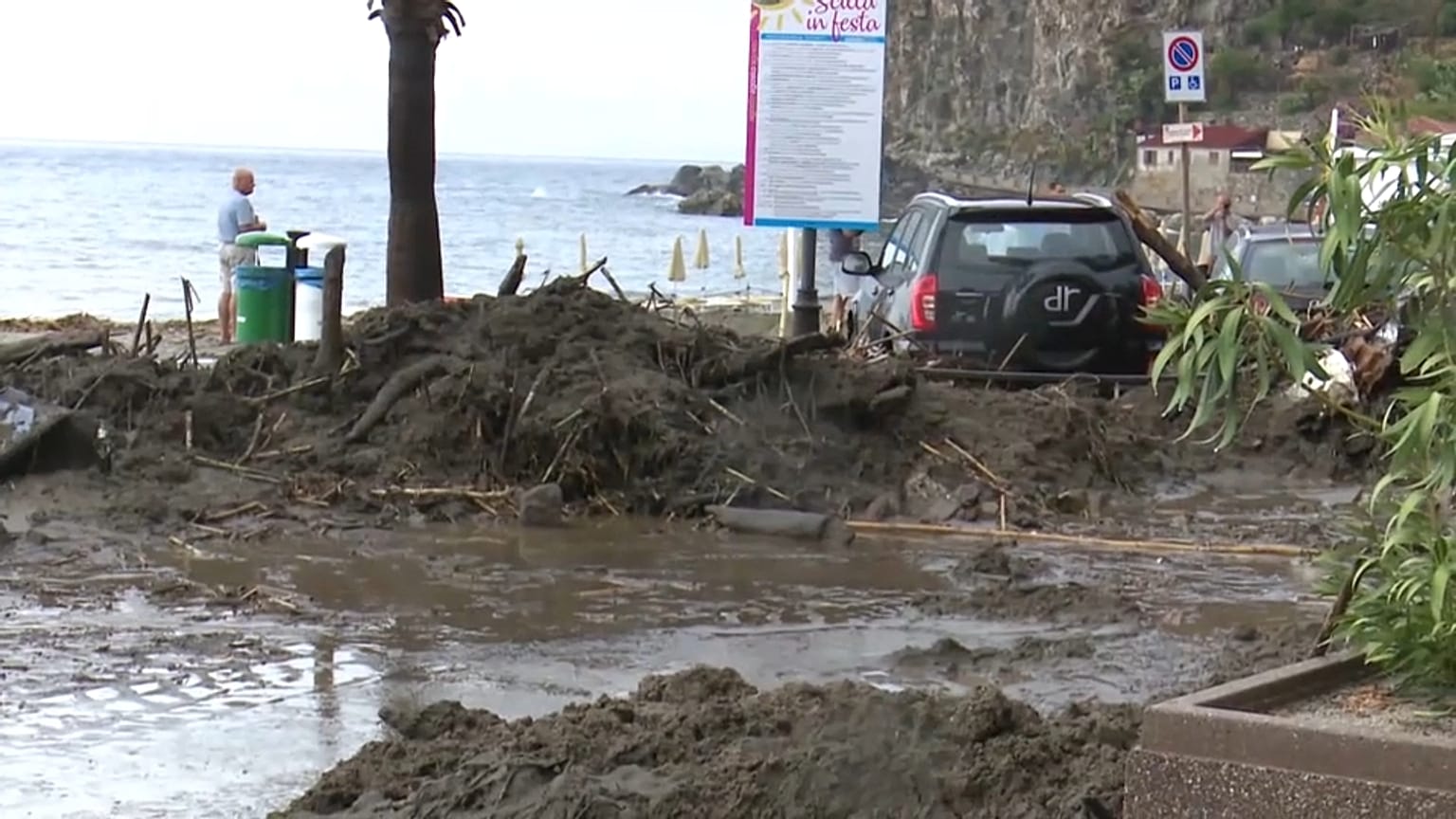 La spiagga di Scilla dopo il nubifragio del 12 agosto