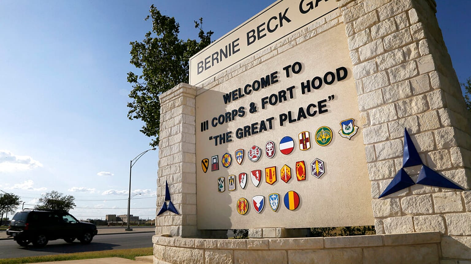 Fort Hood üssünde Vanessa Guillen dahil, 20'den fazla asker hayatını kaybetmiş, askerler arasında cinayete kurban gidenler ve intihar edenler olmuştu
