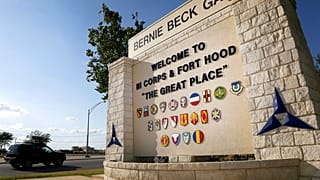 Fort Hood üssünde Vanessa Guillen dahil, 20'den fazla asker hayatını kaybetmiş, askerler arasında cinayete kurban gidenler ve intihar edenler olmuştu