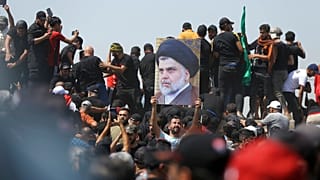 Sadr yanlıları 30 Temmuz Cumartesi günü Yeşil Bölge'ye girerek Meclis binasını basmış ve burada oturma eylemi başlatmıştı.