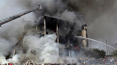 Eine heftige Explosion erschütterte einen geschäftigen Einkaufsmarkt in Eriwan, 14.08.2022